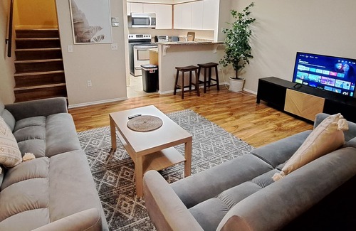 University City Condo | Top corner 2-story La Jolla Condo
