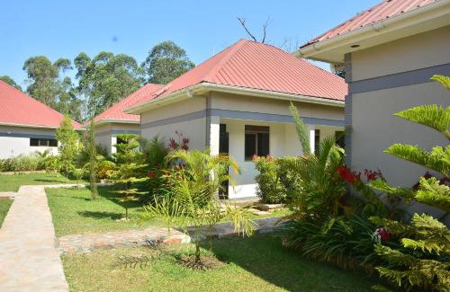 Nakaseke Hotel | Top Cottages Gardens and Restaurant Kapeeka