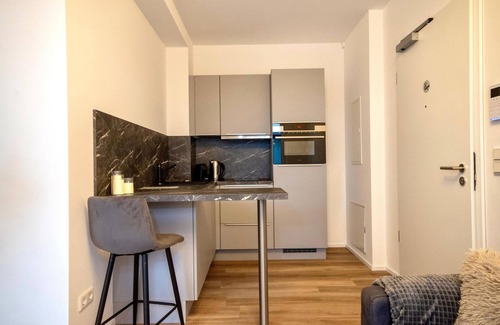 Rheindahlen-Land Apartment | *TOP DEAL* Luxury Apartment with Kitchen