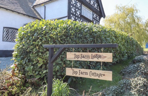 Felton Cottage | Top Farm Lodge