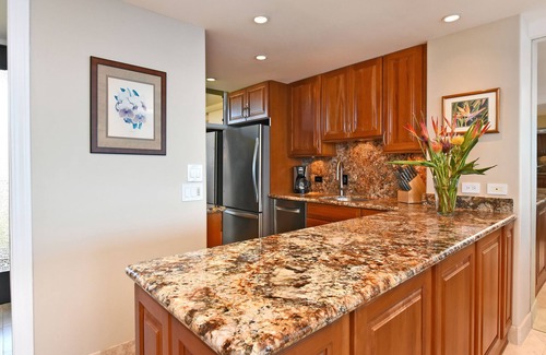 Honokowai Condo | TOP FLOOR! - 10% off for last-minute bookings - Beachfront - Penthouse!