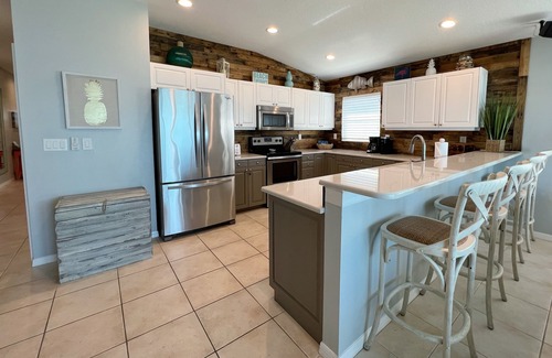 Indian Rocks Beach Condo | Top Floor- 5 Star - Indian Rocks Beachfront Fan Favorite!