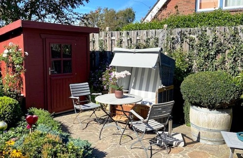 Tinnum Apartment | Top floor, 50sqm for up to 2 persons - Haus Thomsen
