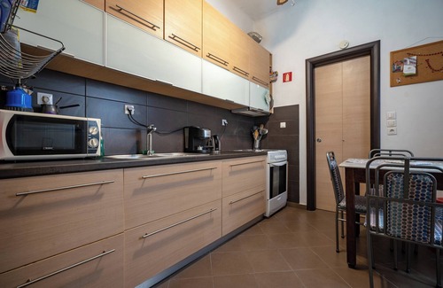 Nea Ionia Apartment | Top-Floor Apt with Private Patio- Nea Ionia by ΜΡS