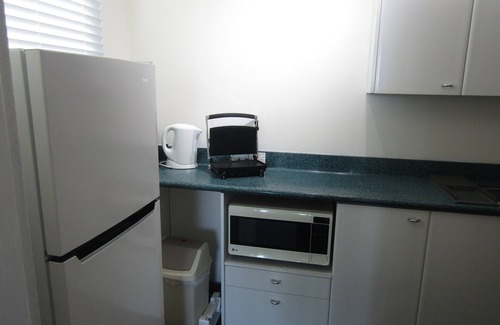 North Ward Apartment | Top Floor Aquarius best location & Ocean Views in Townsville Fast WiFi Kayo
