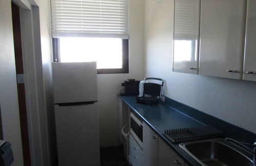 North Ward Apartment | Top Floor Aquarius best location & Ocean Views in Townsville Fast WiFi Kayo