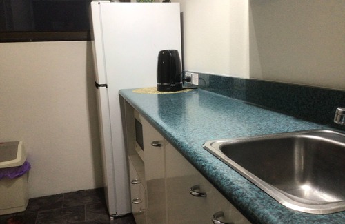 North Ward Apartment | Top Floor Aquarius best location & Ocean Views in Townsville Fast WiFi Kayo