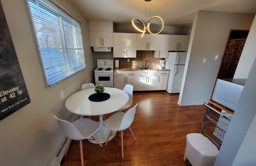 Old Strathcona Condo | TOP FLOOR * BALCONY * WALKABLE * UNIVERSITY * DOWNTOWN * WHYTE AVE * TRANSIT *