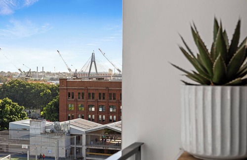 Ultimo Apartment | Top Floor Central Apartment Stunning Sunset Views