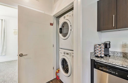 Rio Grande Apartment | Top Floor/City View/Garage Parking/Gym/Wi-Fi/Central