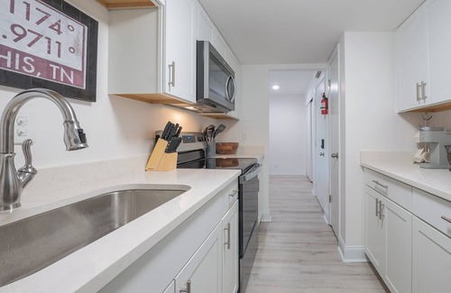 Germantown Condo | Top Floor Condo in Germantown Memphis - Pool & Convenient to Hospitals & MORE!
