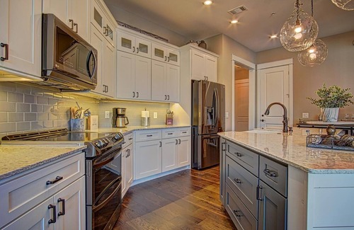 Blue Ridge Condo | Top floor condo overlooking historic Downtown Blue Ridge!
