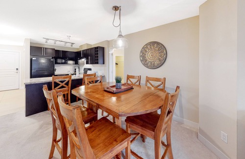 North End Condo | Top-floor condo w/fast WiFi, furnished balcony, private grill, shared pool & gym