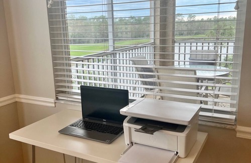 Naples Condo | Top Floor Condo with Panoramic View of Golf Course & Lake