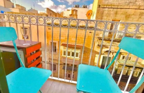 Floriana Apartment | Top Floor Floriana Hideaway Apartment