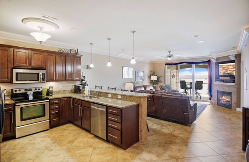 Osage Beach Condo | Top-Floor Lands End Luxury Condo - Elevator - Waterpark - Pool - Wi-Fi & More!