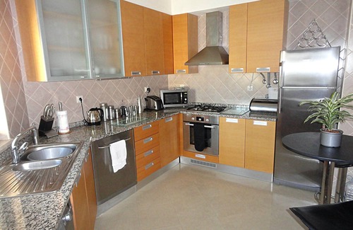 Alporchinhos Apartment | Top Floor Luxury Apt, A/C, WiFi, Prime Position with Ocean & Pool View. Sleeps 4