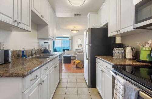 Marina Peninsula Apartment | Top-Floor Marina Escape 3BR Penthouse Ocean View