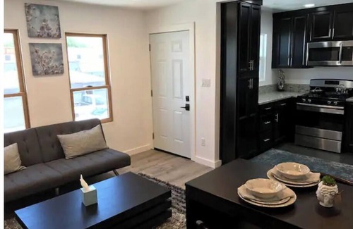 Van Nuys Apartment | Top Floor New Modern Luxurious Loaded 1+1 Home