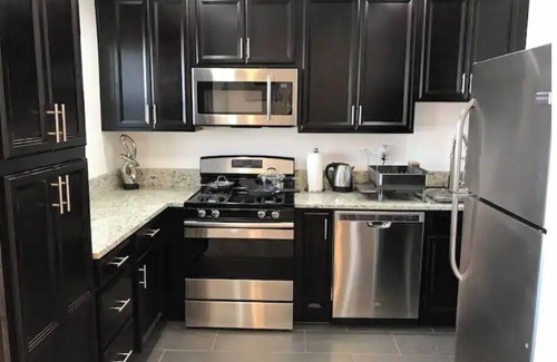 Van Nuys Apartment | Top Floor New Modern Luxurious Loaded 1+1 Home