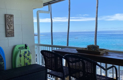 Kahaluu Bay Condo | Top Floor Oceanfront Studio #311 W/LANAI and A/C