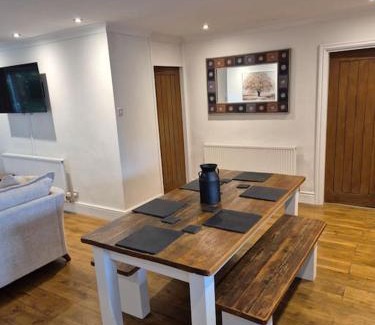 Coleshill Apartment | Top Floor Penthouse suite Near NEC BHX HS2