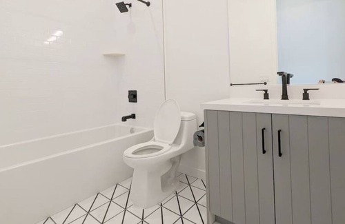 Chatsworth Apartment | Top Floor: Pool, Jacuzzi, Sauna, Steam, Game Room