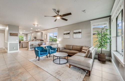 Jonestown Condo | Top Floor Resort Villa - Lake Views, Pool, Balcony