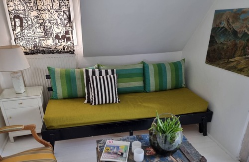 Overath Apartment | Top floor studio apartment