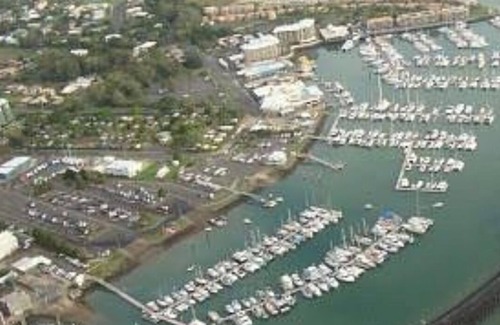 Urangan Apartment | Top Floor Studio Unit in Urangan Ocean Harbour Views Pool Spa