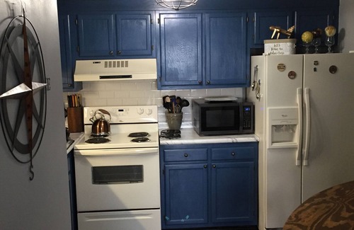 Sugar Mountain Condo | TOP FLOOR SugarTop Condo! Grandfather Mtn Sunrises! Indoor Pool & 2 Hot Tubs