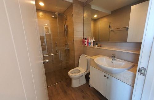 Saen Suk Apartment | Top Flr Seaview & Rooftop Pool @Blu X