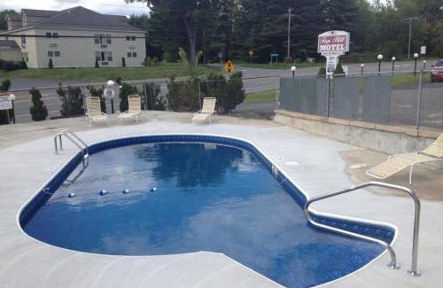 Saratoga Springs Hotel | Top Hill Motel