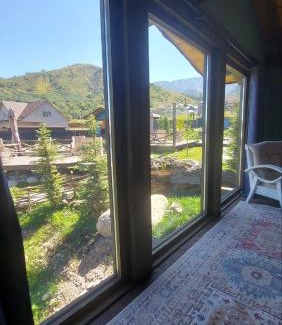 Besqaynar House | Top Hill Resort