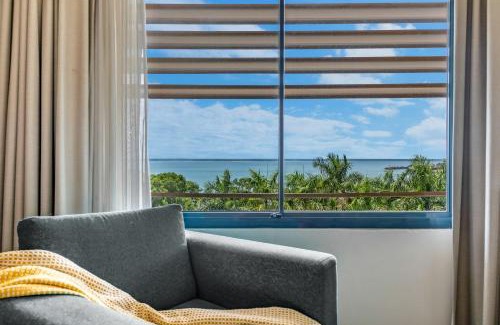 Darwin City Centre Apartment | 'Top Horizons' Resort style Stay with Pool & Ocean Views