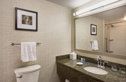 Lake Forest House | Top Lake Oswego rooms Minutes to Portland!