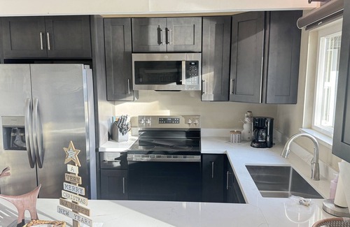 Lakehead House | Top Lakefront Oasis - Kayaks, Paddle Bd, Hot Tub - Shasta Lakeshore Retreat #2