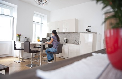 Margareten Apartment | Top location, sunny apartment with 2 bathrooms