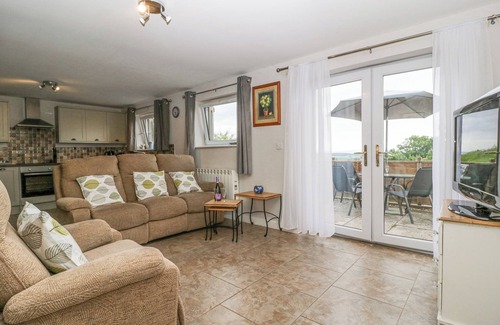 St. Brides Netherwent Cottage | Top Lodge