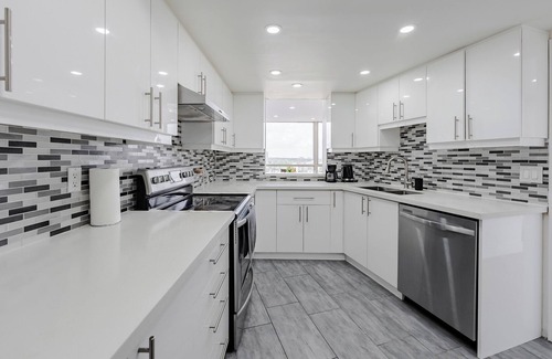 Rathwood Condo | Top Luxury ~ Condo ~ Mississauga ~ Pool ~ Gym