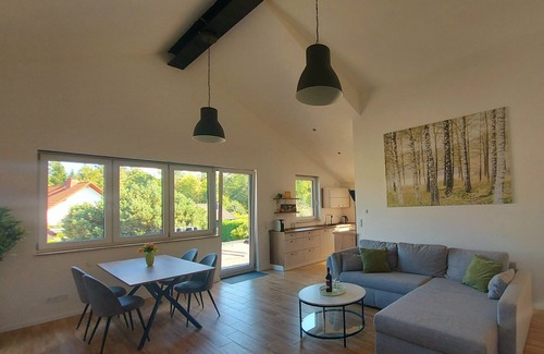 Jagersburg Apartment | Top Moderne, Ruhige Ferienwohnung "waldliebe" mit 2 Schlafzimmern