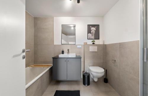 Refrath Apartment | *TOP* Moderne Wohnung - Nähe Köln: Dom, Messe, Flughafen, Lanxess-Arena
