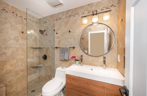Roselawn Finance House | Top Notch City Escape – A Fusion of Rest and Fun, Just Minutes to Downtown!