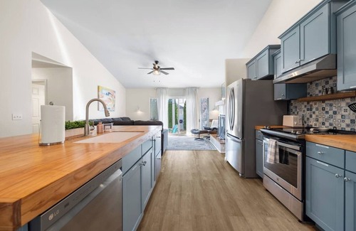 Twin Falls House | "Top-notch!" Family Fun HQ – games, fire pit, and a king suite for the grown-ups