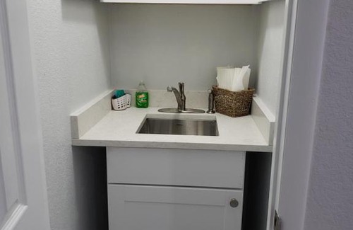 Aurora House | Top Notch Private Room With Gym and Work Station - Non Smoking