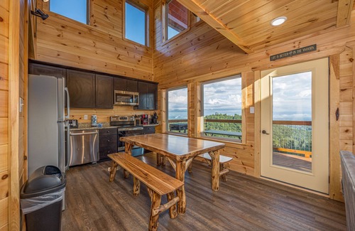 Gatlinburg - Pigeon Forge Cabin | Top O' the Mornin": 3 BR w/hot tub, views resort pool, & game room fun awaits!