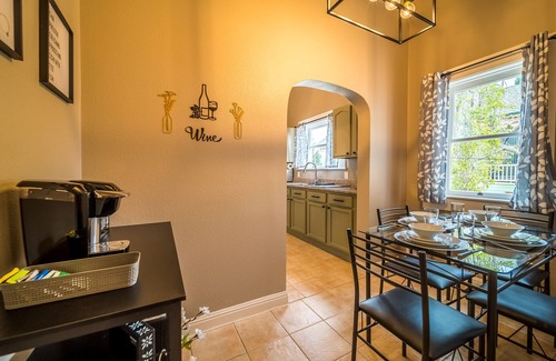 Vallejo Apartment | ~ Top of St. Vincent Hill ~ Walk to Farmers Market, SF Ferry, & Transit Hub ~