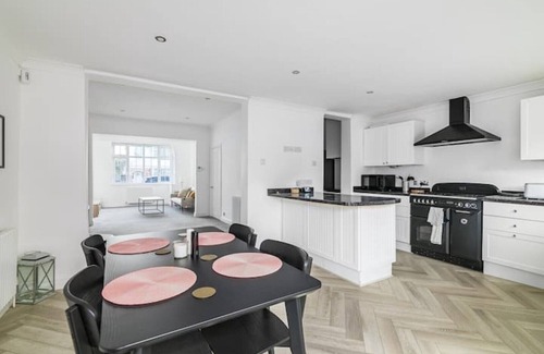 Whittington House | Top of the Hill