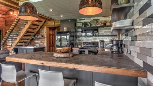 Blue Ridge House | Top of the Ridge Chalet