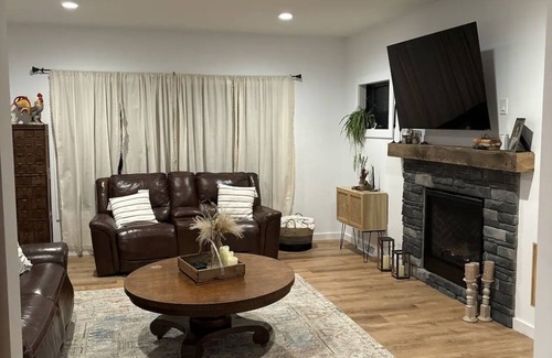 Saratoga Springs House | Top of the Stretch Oasis. 5 minutes to Saratoga Race Course!